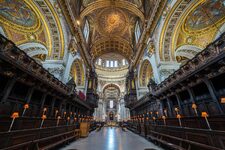 Architecture Religieuse à Londres : Des Églises Médiévales aux Lieux de Culte Contemporains