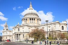 La Cathédrale Saint-Paul de Londres : Un Chef-d'Œuvre d'Architecture Religieuse