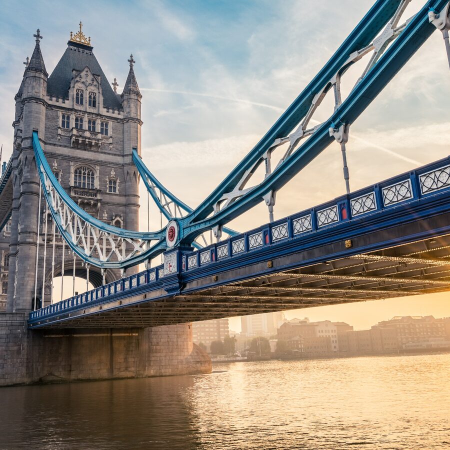 London Bridge : Pont Iconique sur la Tamise • Come to London